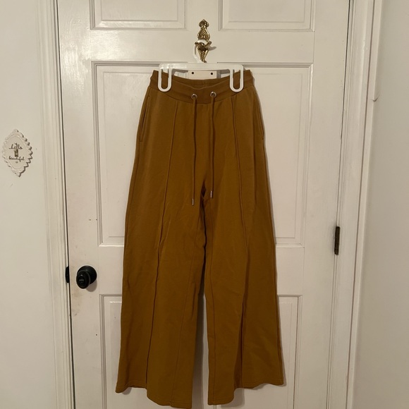 Free people Break Fast Sweatpants π§‘ - Picture 1 of 5